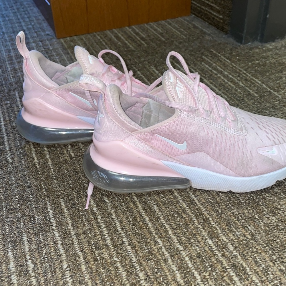 Light pink Nike air max 270’s